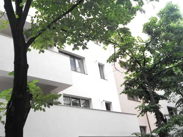 IN LUJERULUI RESIDENTIAL ULTIMUL APARTAMENT DE 3 CAMERE DISPONIBIL LA ETAJUL 1 . . .
