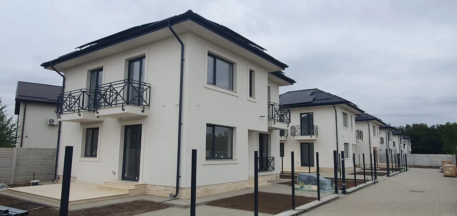CASE NOI DE VANZARE - TUNARI BROWN RESIDENCE